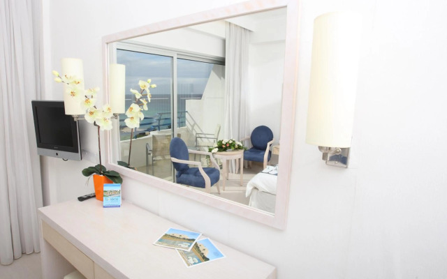 Vrissiana Boutique Beach Hotel