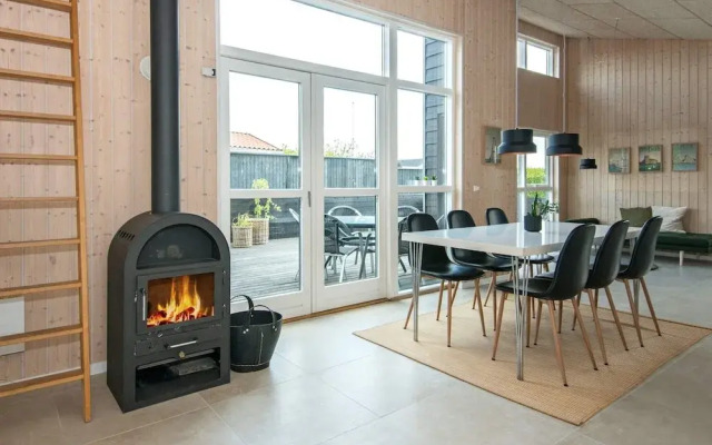 6 Person Holiday Home in Bjert-by Traum