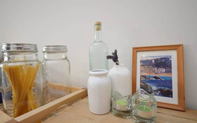 Bright & Homely 2 Bed House In Bedminster