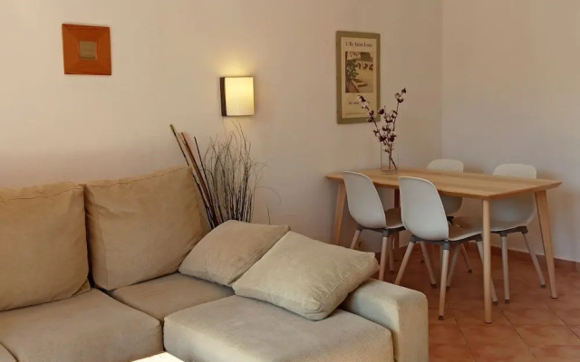 Burgit in Santa y With 2 Bedrooms and 1 Bathrooms
