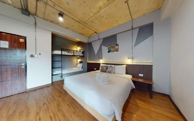 Room 2 U Hostel & Guesthouse
