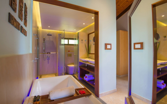 Coco de Mer Hotel and Black Parrot Suites