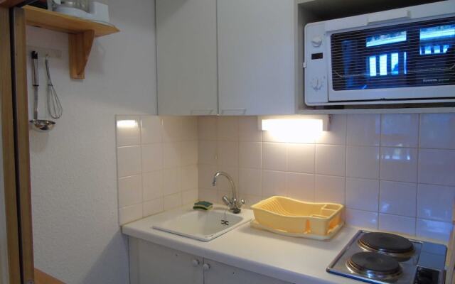 Lou Services Apartment M2-221 LSI 001