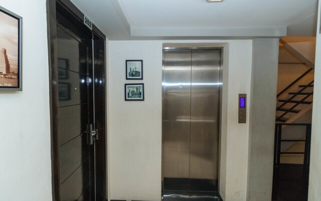 RedDoorz near Quezon City Circle