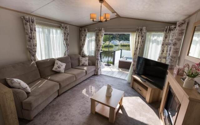 Rosedale Lakeside Lodge