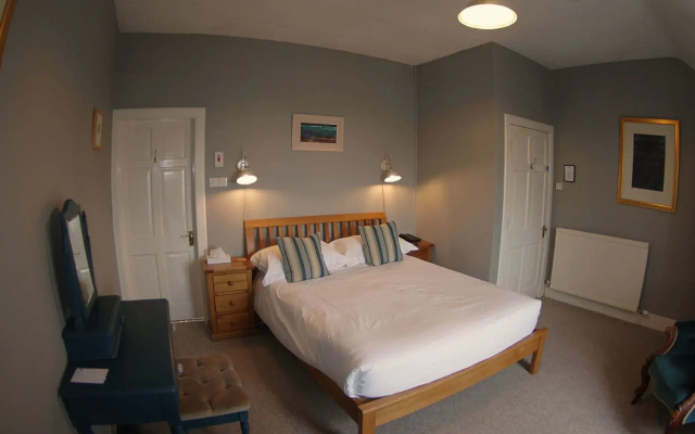 Summer Isles Hotel