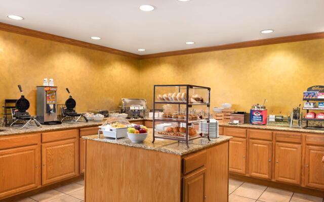 Country Inn & Suites by Radisson, Sycamore, IL