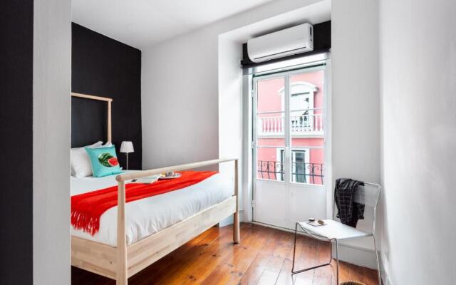 ALTIDO Bold & colourful 1-bed flat at the heart of Chiado, nearby Carmo Convent