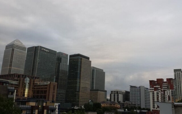 Canary Wharf Luxury Riverside Apartments