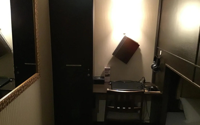 HEARTS Capsule Hotel & Spa Nakasu (Male Only)