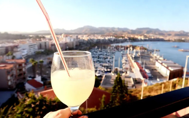 3 Bed room flat with Sea & Mountain View