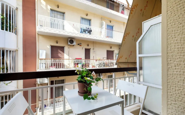 Les Nuances de Blue 1-BR Apt in Athens