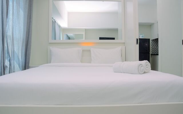 Studio Apartment at The Springlake View Summarecon with Mall View