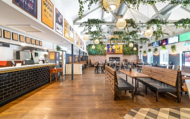 Sydney Junction Hotel