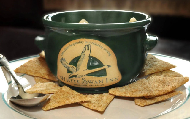 White Swan Inn Bed & Breakfast