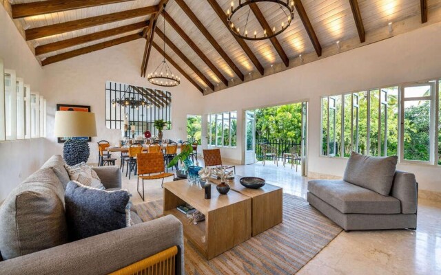 Sunny Vacation Villa 51