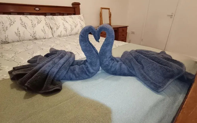 House - Sleeps 5 & Close to Peak District