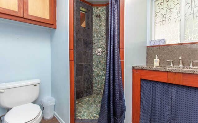 Big Island Bali Hideaway 2 Bedroom Home by Redawning