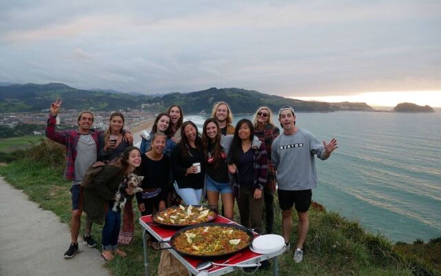Surf Camp San Sebastian Partyhostel