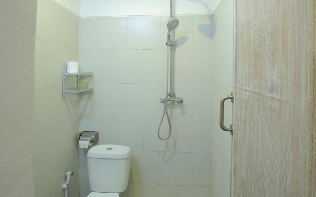 RedDoorz near Raya Semer