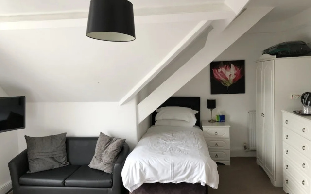 Headlands Guest House