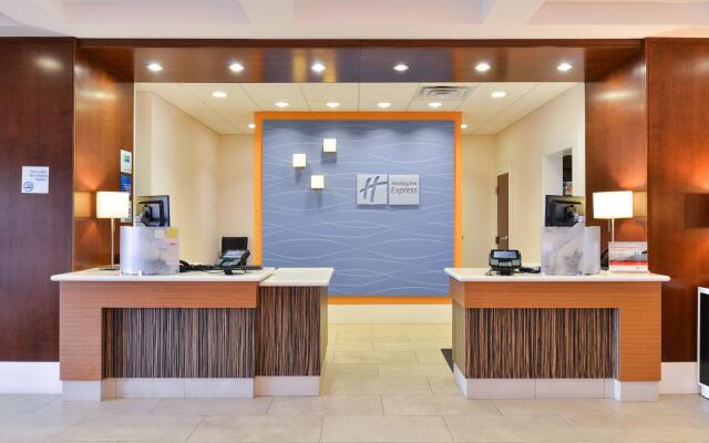 Holiday Inn Express Hotel & Suites Terre Haute, an IHG Hotel