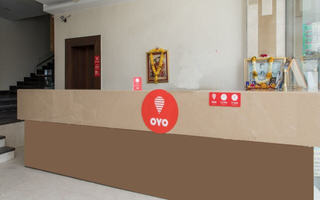 OYO 12475 Hotel Maheshwari
