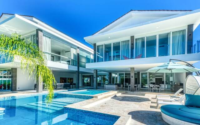 Modern and Fresh Oceanfront Villa