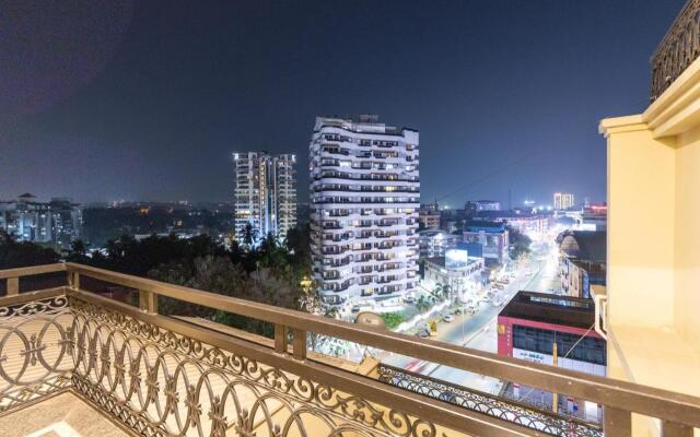 Hotel Paramount Suites & Service Apartments