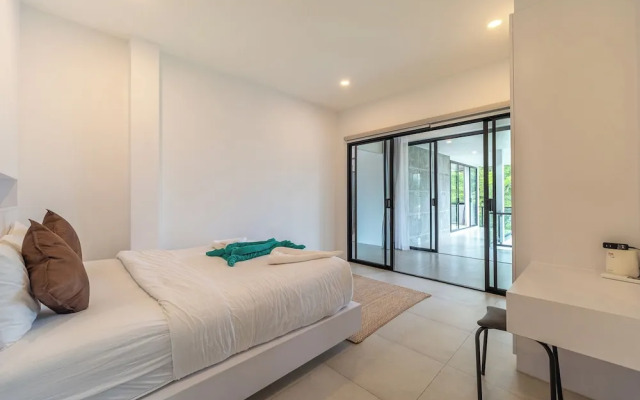 One of Phukets Best Villas V212
