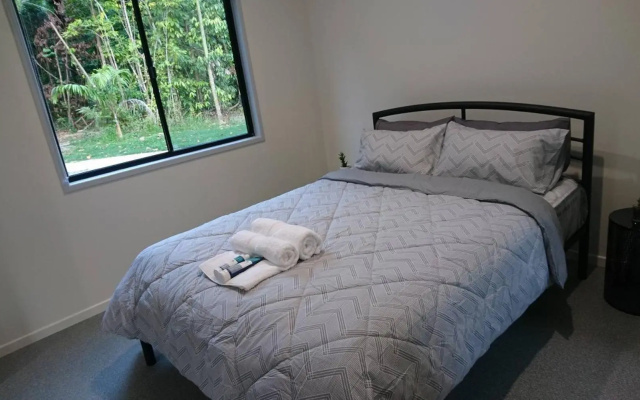 Daintree Peaks ECO Stays – Guest Rooms – Diwan
