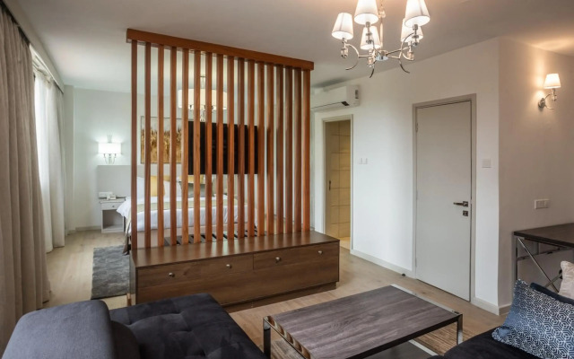Yaya Hotel and Apartments