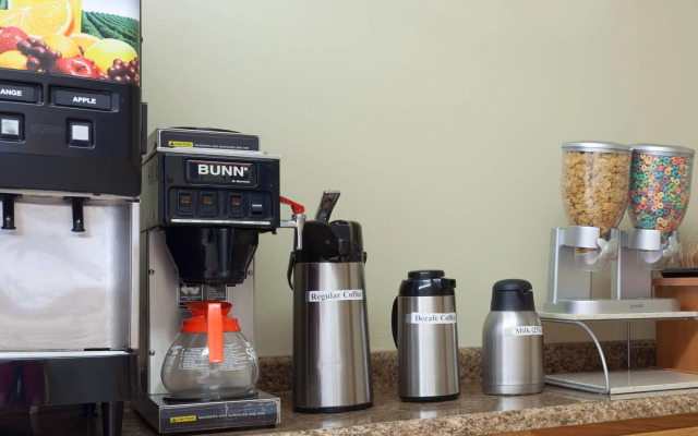 Travelodge by Wyndham Seymour