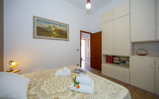 Margherita among vineyards