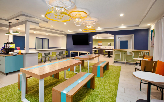 Baymont by Wyndham Grand Rapids N/Walker