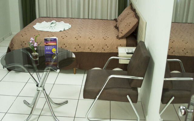 Eduardo Hotel
