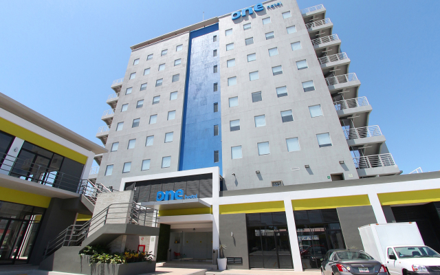 One La Paz Hotel