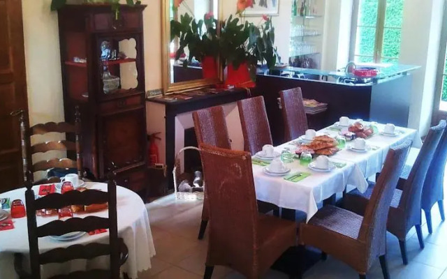 Hotel La Croix De Vernuche