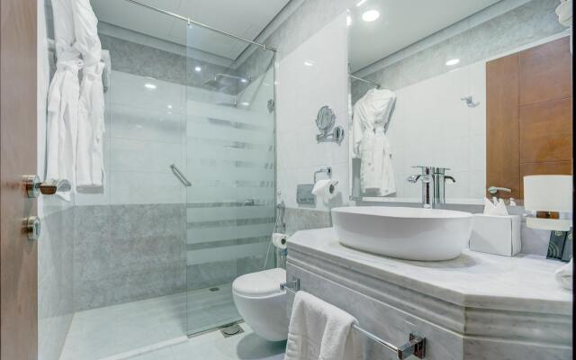 Crown Rose Hotel