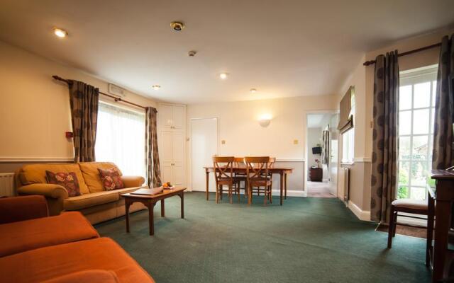Warren Lodge Hotel