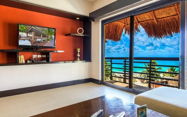 Aldea Thai 306 2 Bedroom Condo by RedAwning