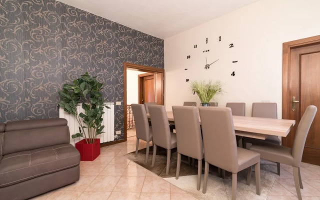 Santi Apostoli Venice Apartment