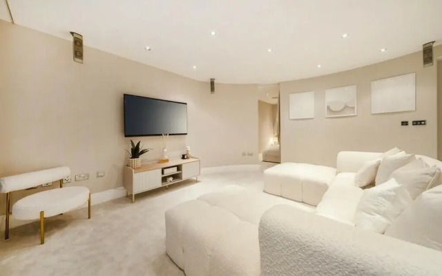 Riverside Retreat in Central London