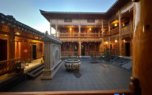 Yishanlou · Wanfeng Hidden Stay · Hui-style Design Vacation Apartment (Xingyi Wanfenglin)
