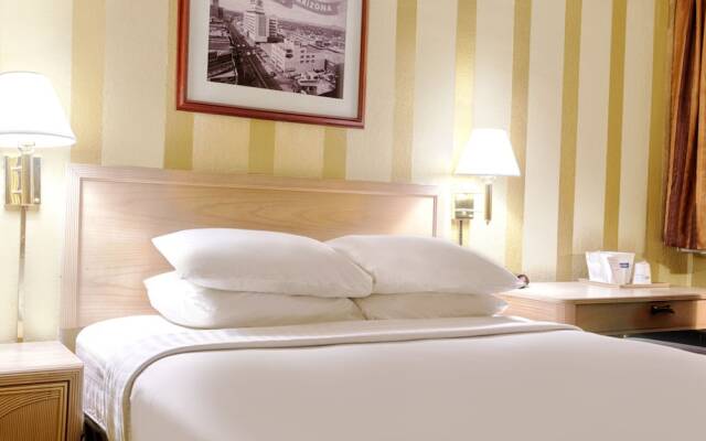 Travelodge Phoenix Downtown