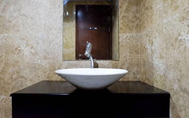 Serene Exclusive Modern Studio Apartment At Grand Sungkono Lagoon