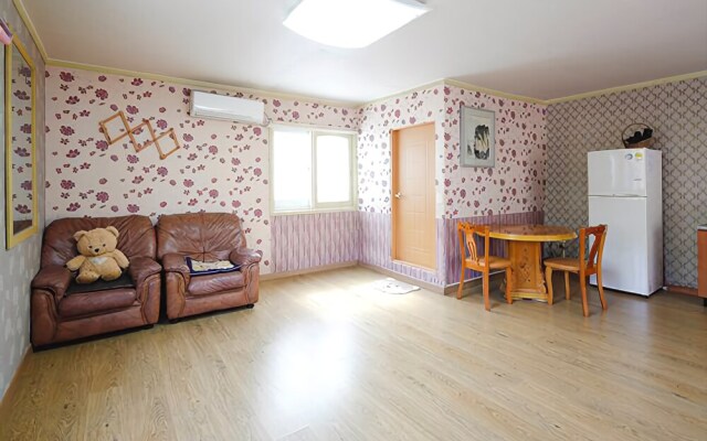 Yangsan Forur Seasons Villa Pension
