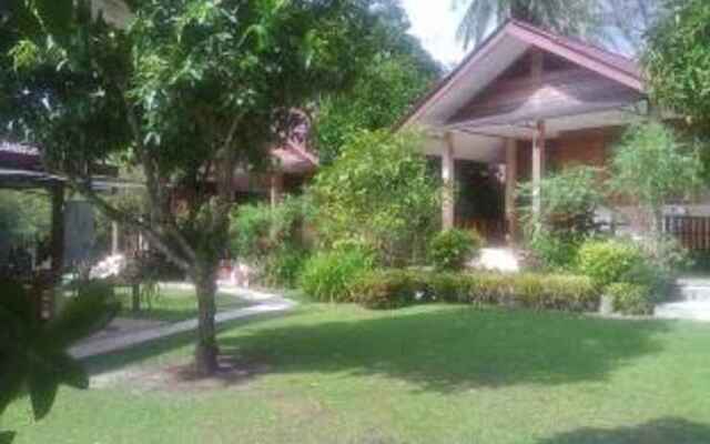 Ruan Rom Mai Bungalow