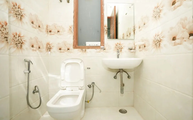 Fabhotel Tanvi Premium