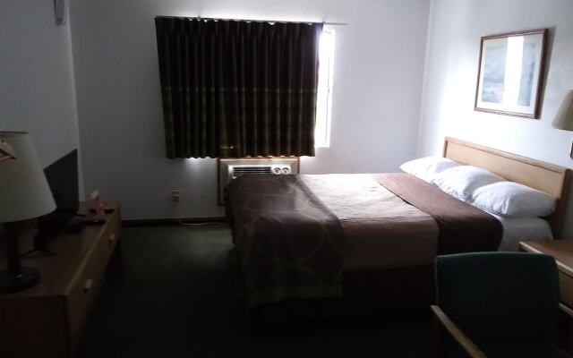 Capital O Amerihost Inn and Suites Kingdom City Hwy 54 MO